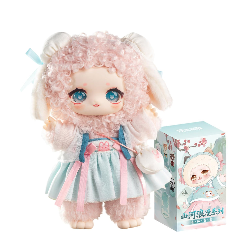 CALEMBOU plush doll Nagi Mountain close-up with soft cotton fabric ideal for cuddling.