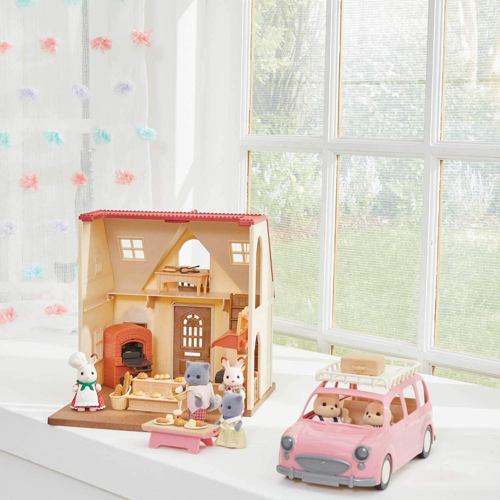 Calico Critters Bakery Shop Starter Set pan detail enhances hands-on cooking role-play