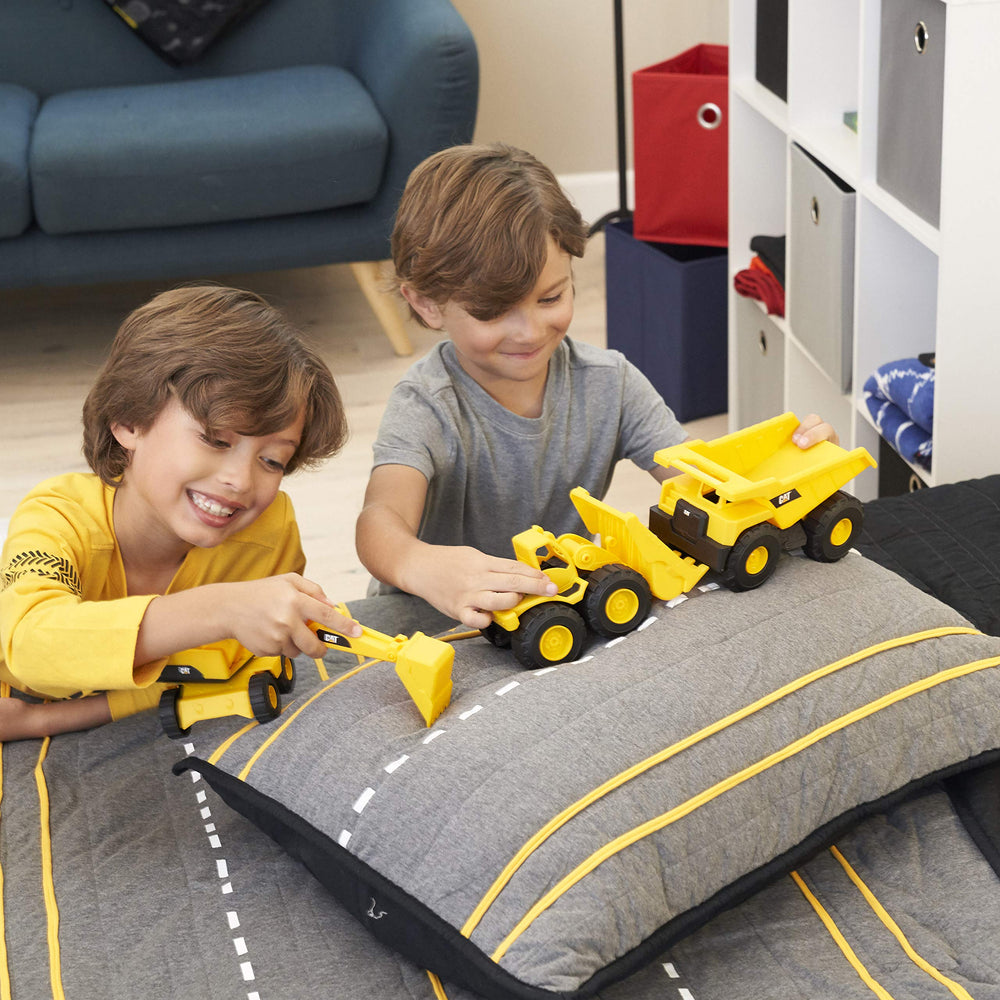 CAT Construction 7-inch excavator with articulated arm for realistic pretend work