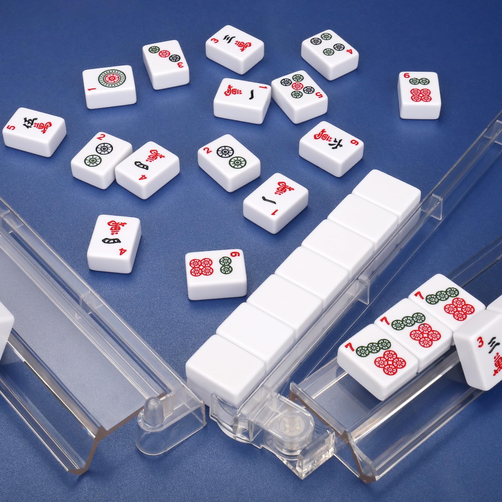 CAYOULR mahjong racks are lightweight and easy to carry for travel games