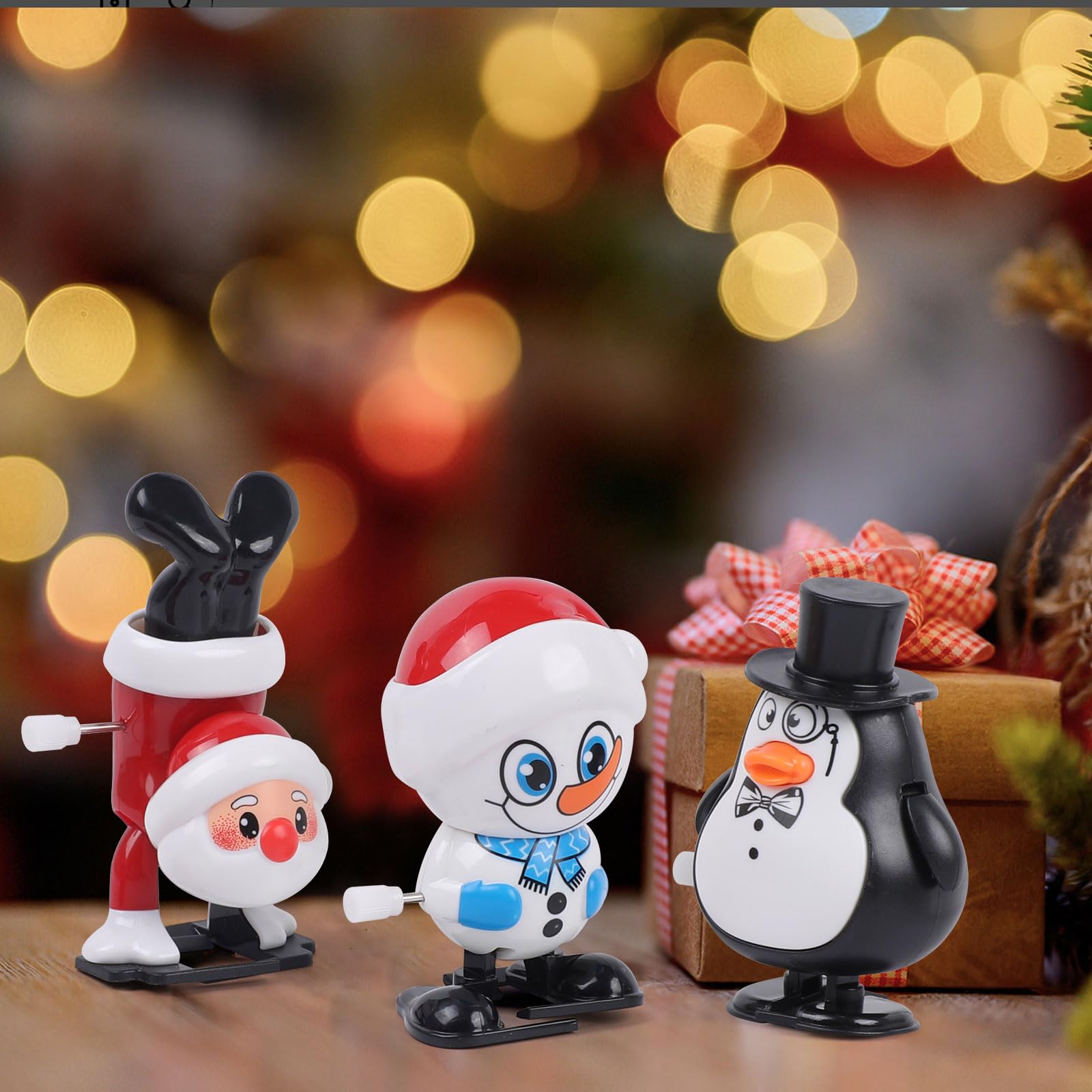 CCINEE Santa wind-up toy races during holiday activities.