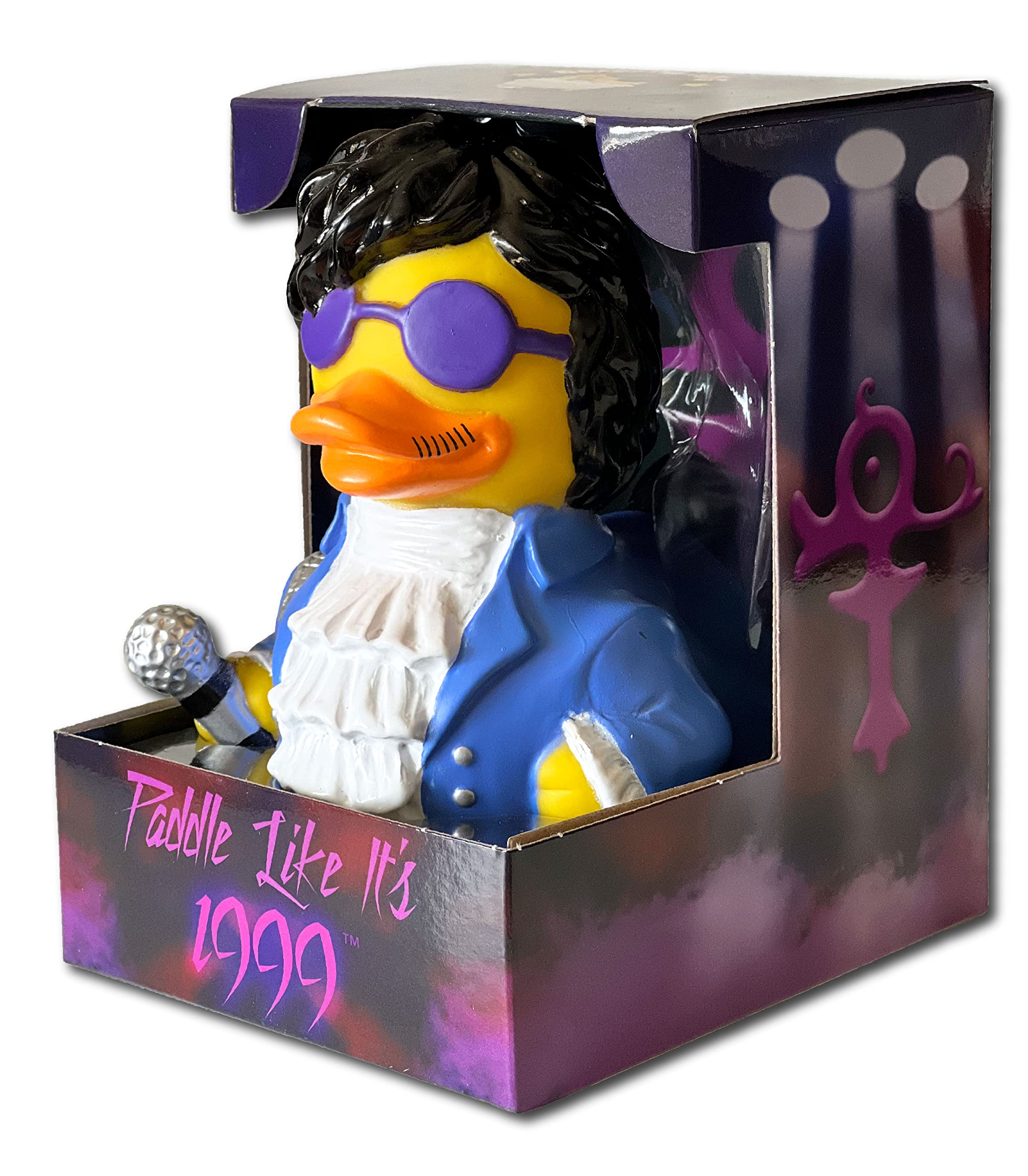 CelebriDucks sealed upright float demonstrates staying clean during play.