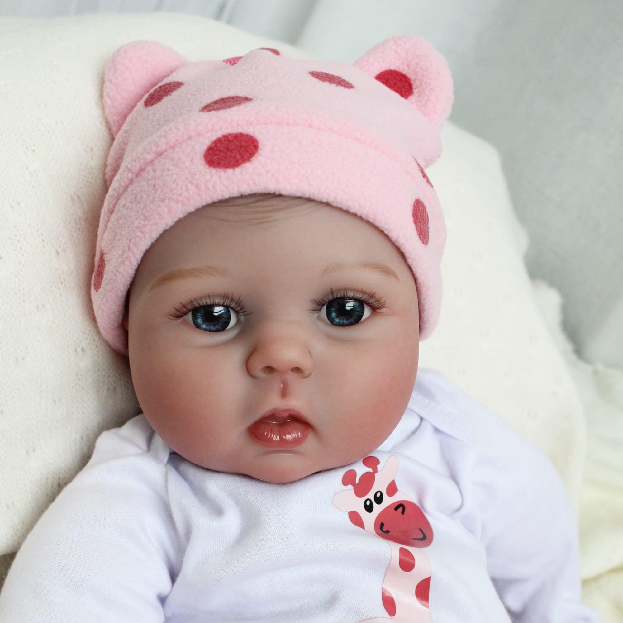 CHAREX Reborn Lucy bottle and pacifier aid nurturing playtime