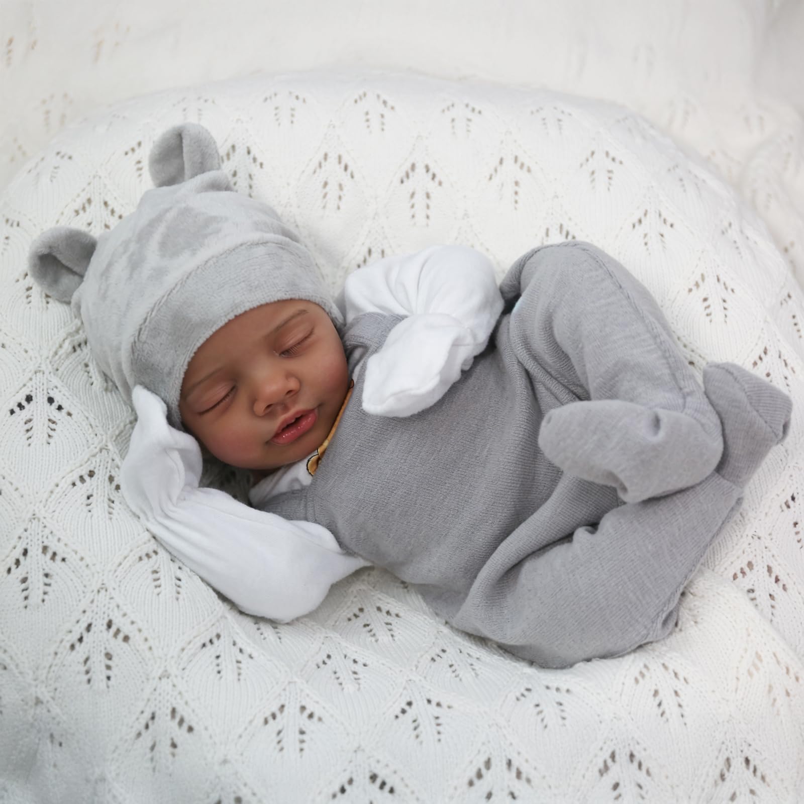 CHAREX Reborn doll poseable limbs support interactive nurturing moments.