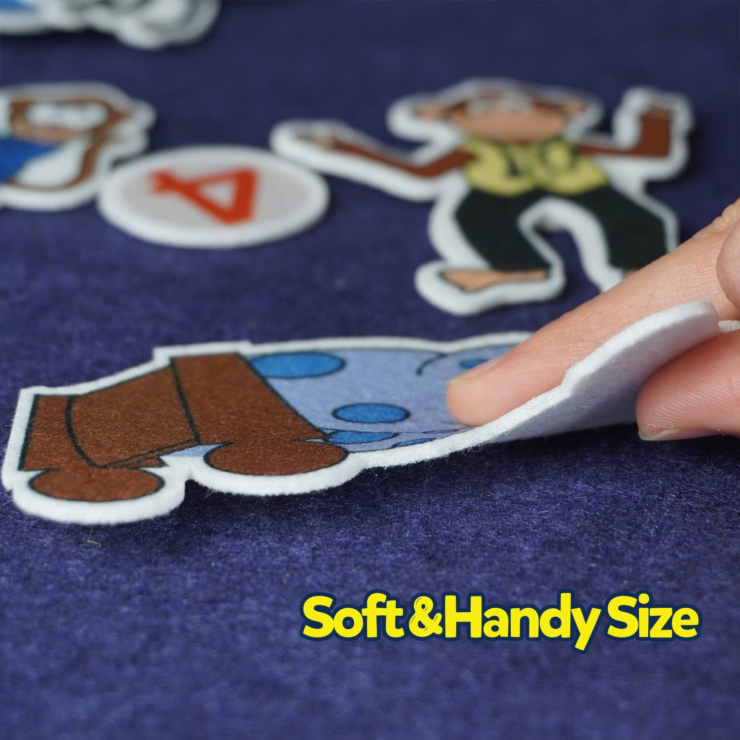 CHEFAN felt board with storage bag keeps pieces organized.