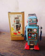 CHIMUY vintage robot desk decor adds nostalgic ambiance to spaces.