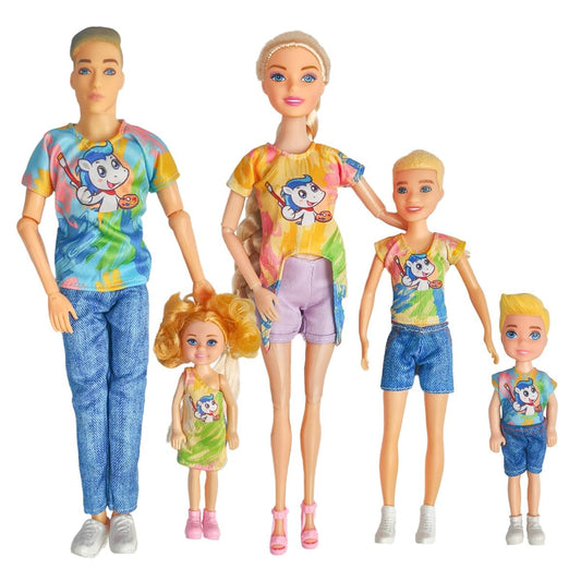 Chioldilly interactive family figures in a cozy scene, encouraging imaginative storytelling.