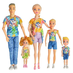 Chioldilly interactive family figures in a cozy scene, encouraging imaginative storytelling.
