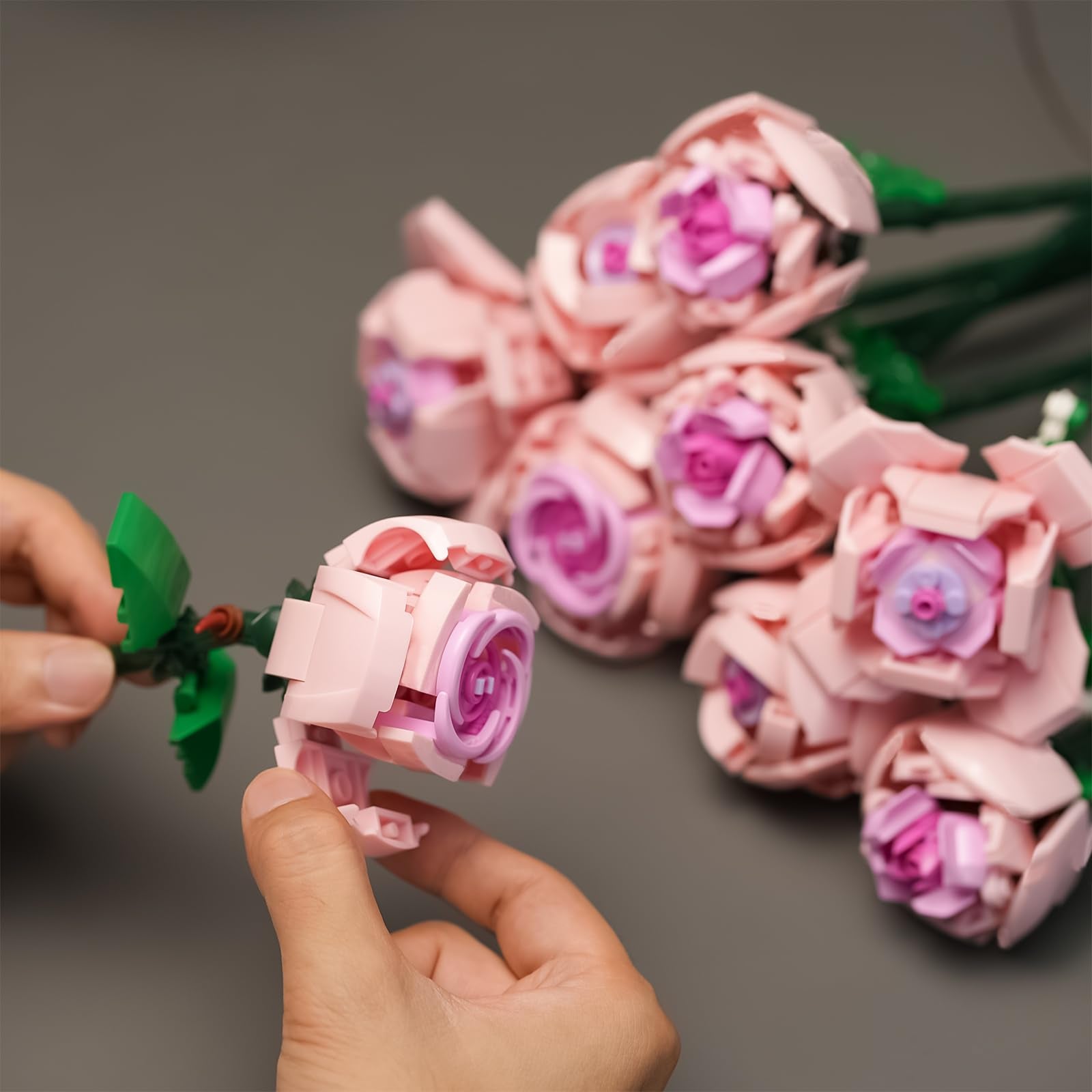 CHUANGPIN Gift box for flowers presents a ready-to-gift keepsake.