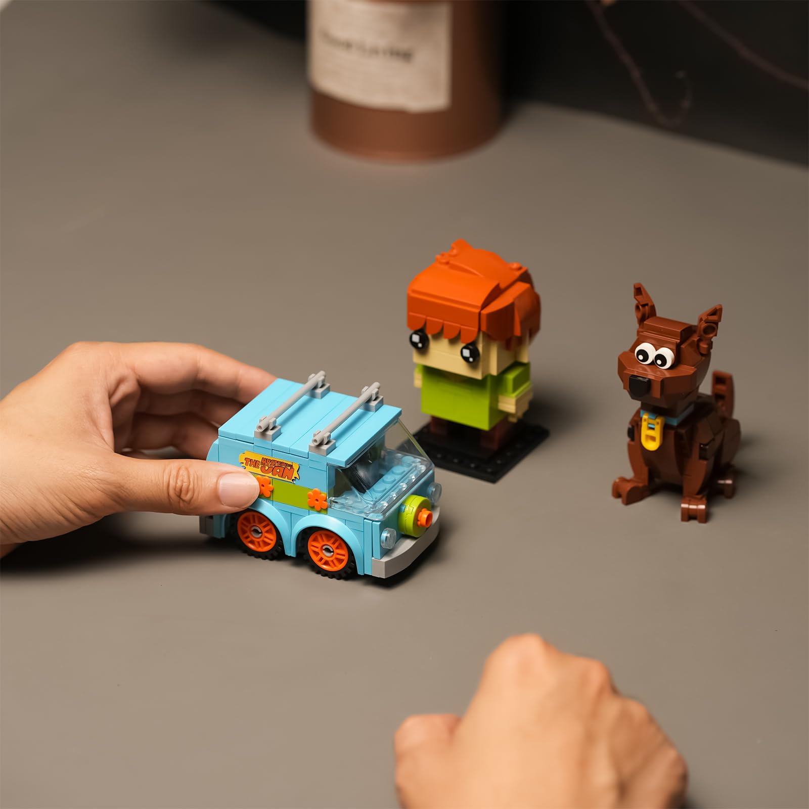 CHUANGPIN Halloween Horror van-car for imaginative display setups.