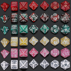 CiaraQ red-green dice set with Christmas motifs for holiday campaigns
