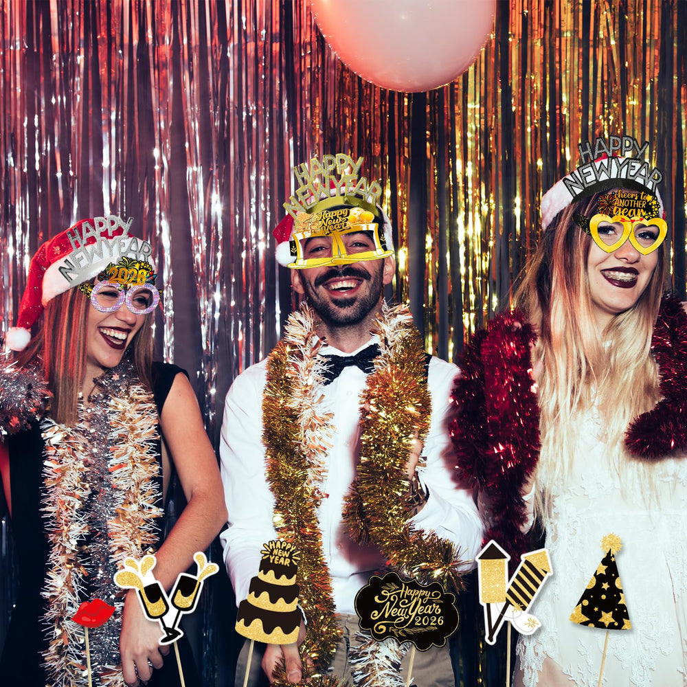 CIEOVO Photo booth prop set helps guests pose playfully