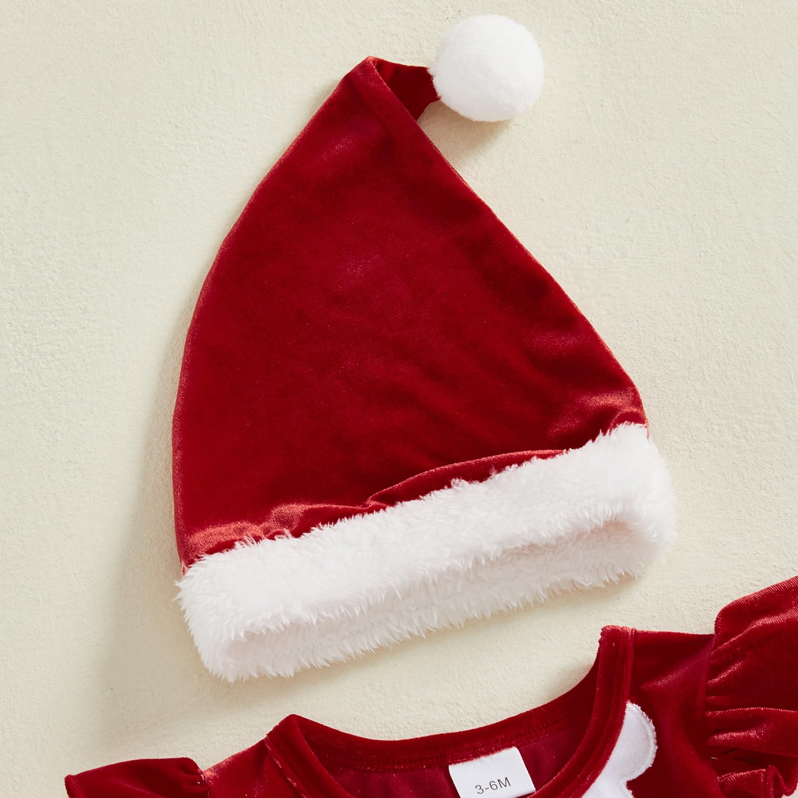 CIYCUIT striped leg warmers provide cute contrast and snug comfort.