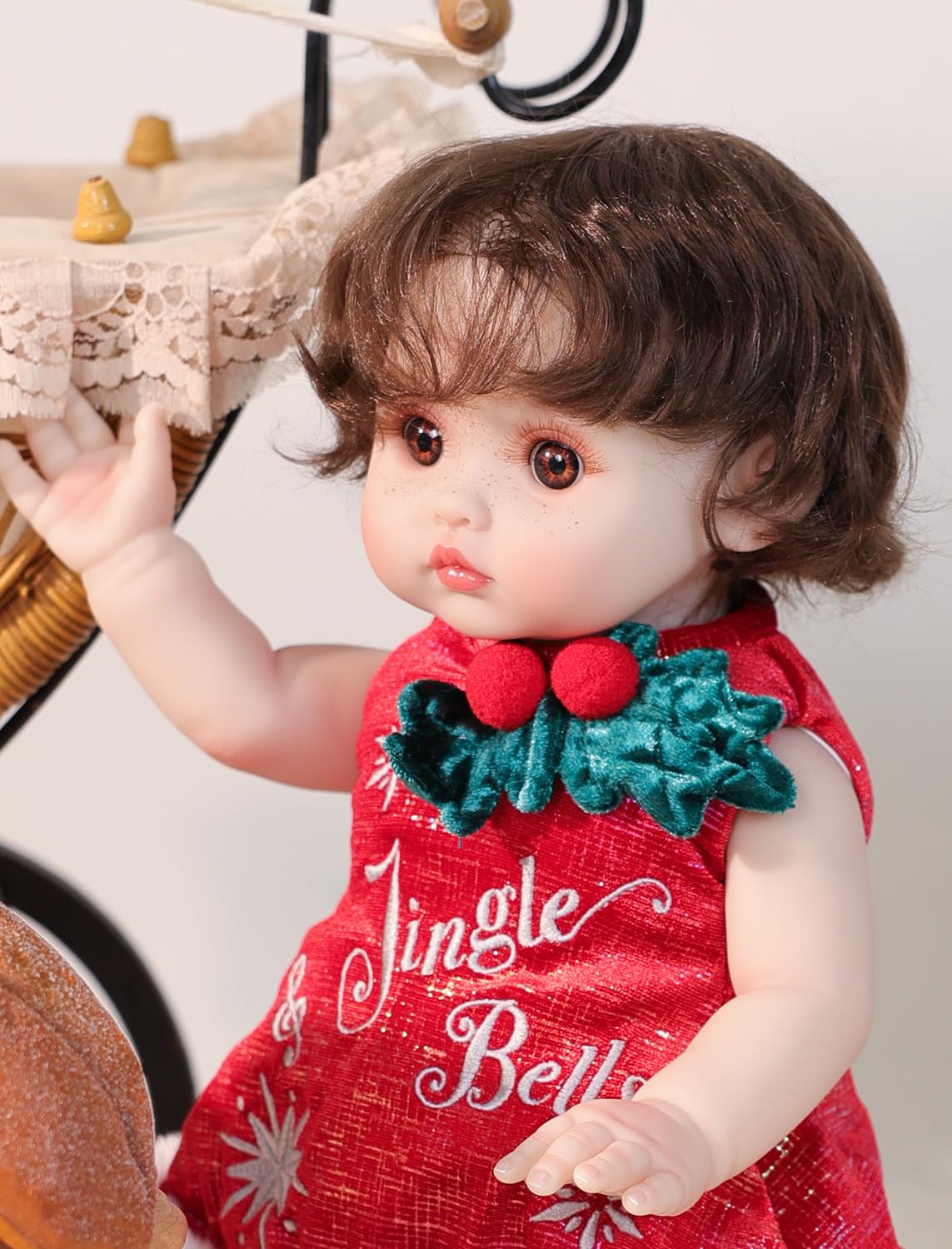 Cloveray 3+ age suitability supports safe dressing and nurturing play.