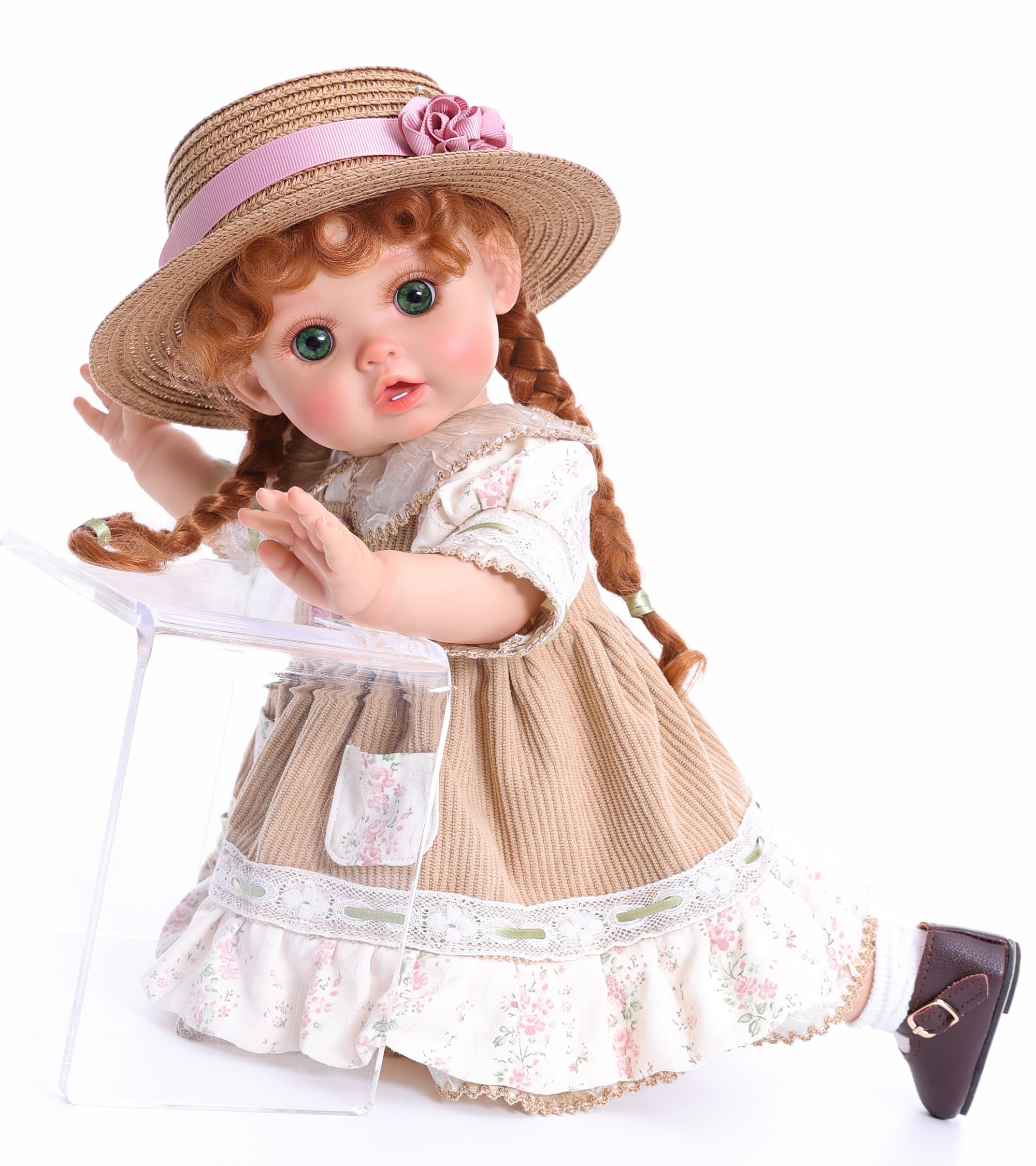 Cloveray Reborn 18-inch doll arrives gift-ready in charming packaging.