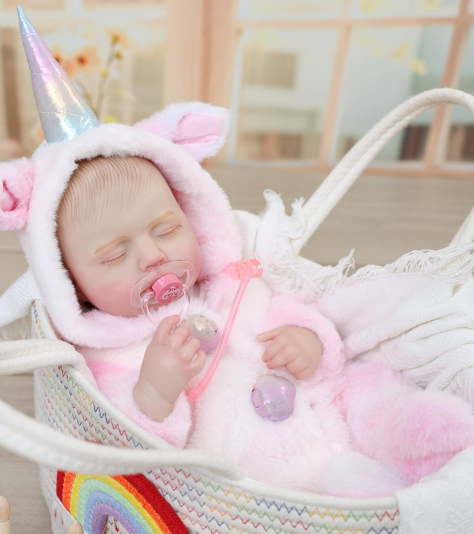Cloveray Reborn horn accessory detail adds fantasy flair for imaginative storytelling