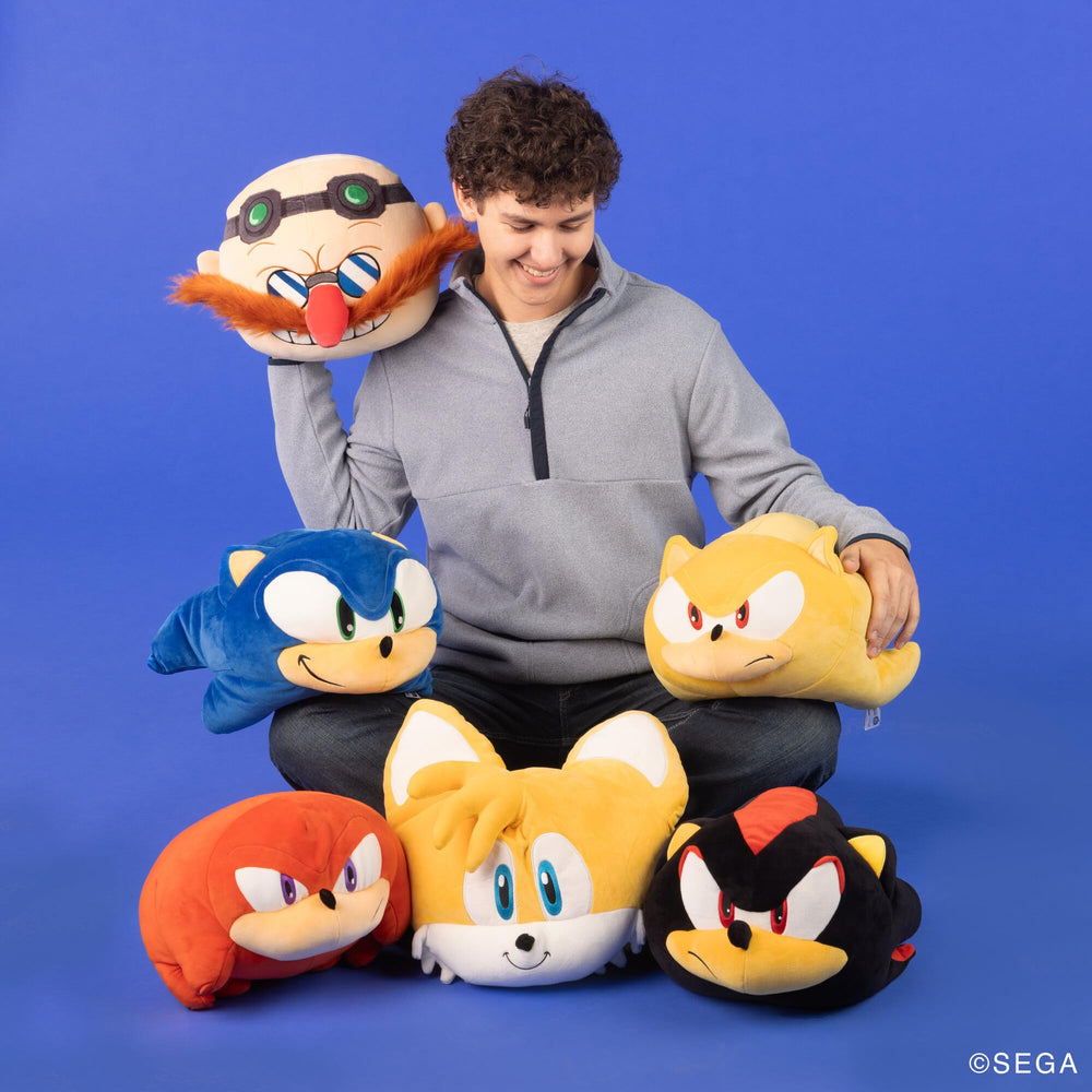 Club Mocchi-Mocchi Shadow Hedgehog plush enhances kids’ room decor with charm.