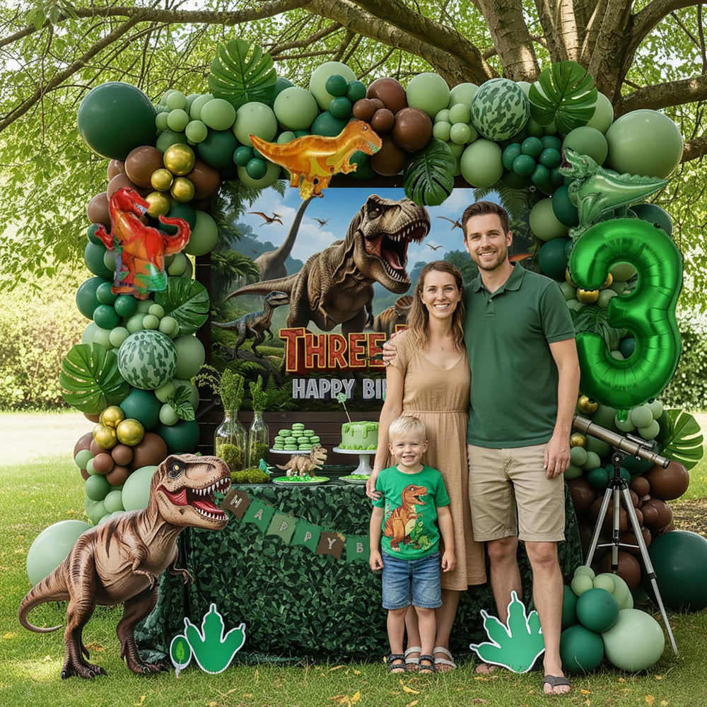 ColorToyz jungle-printed balloons complement the color palette for cohesion.