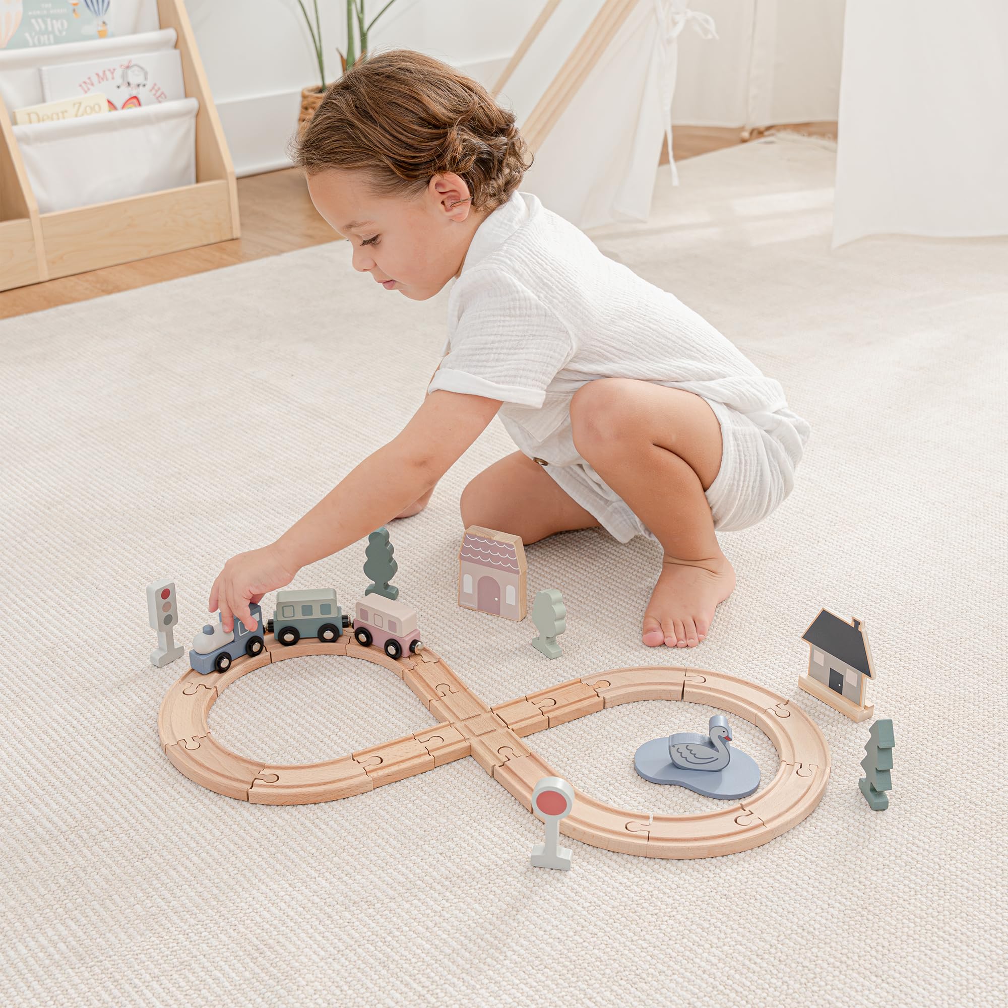 Comfy Cubs tree and town signs spark creative layouts and spatial thinking