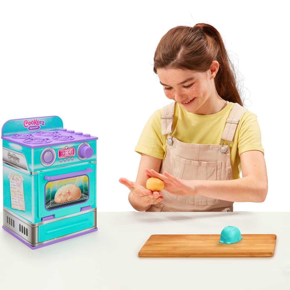 Cookeez Makery warm scented plush emerges from the bake reveal