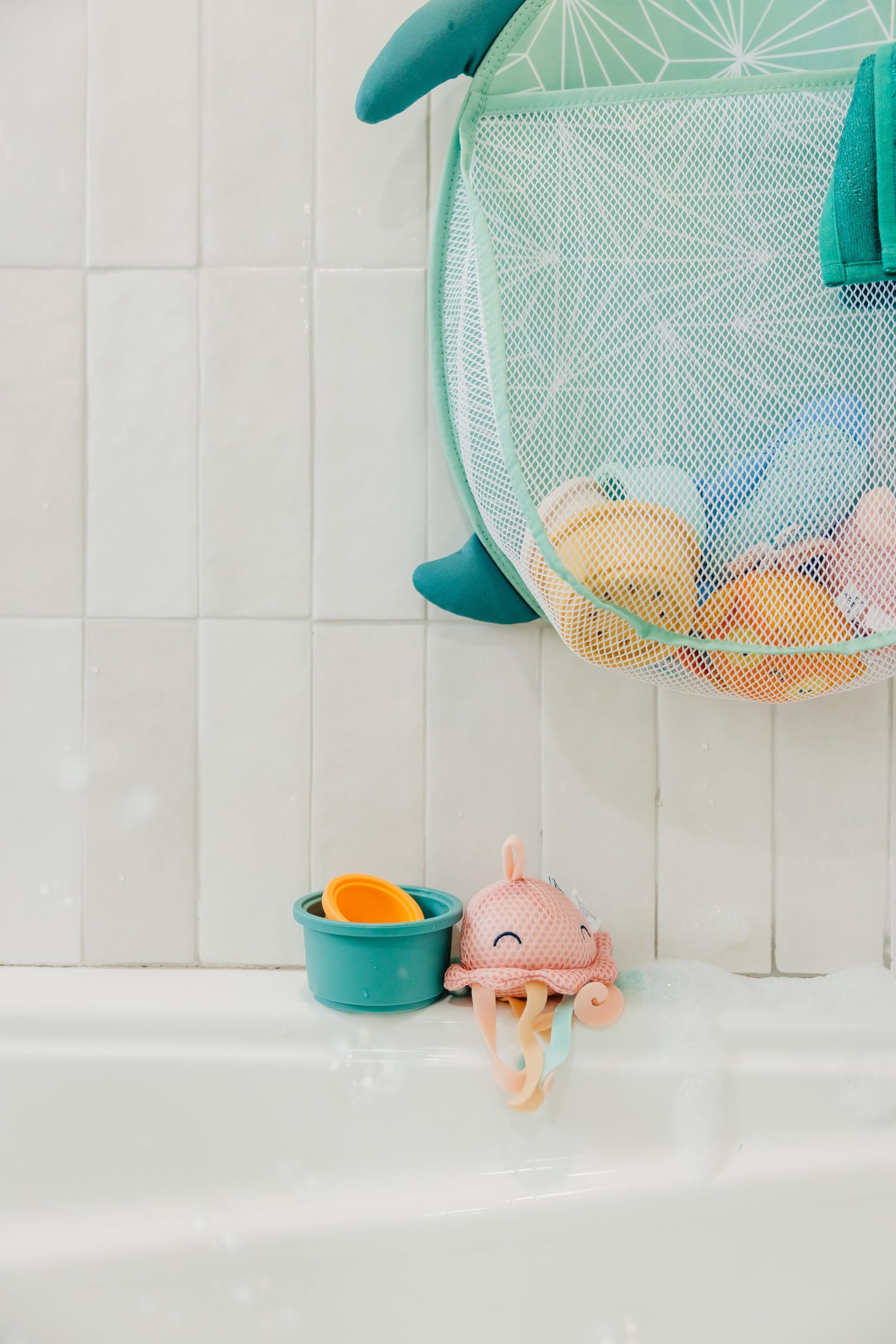 Copper Pearl Oceana organizer featuring Finn, Cora, Wade for playful bath time.