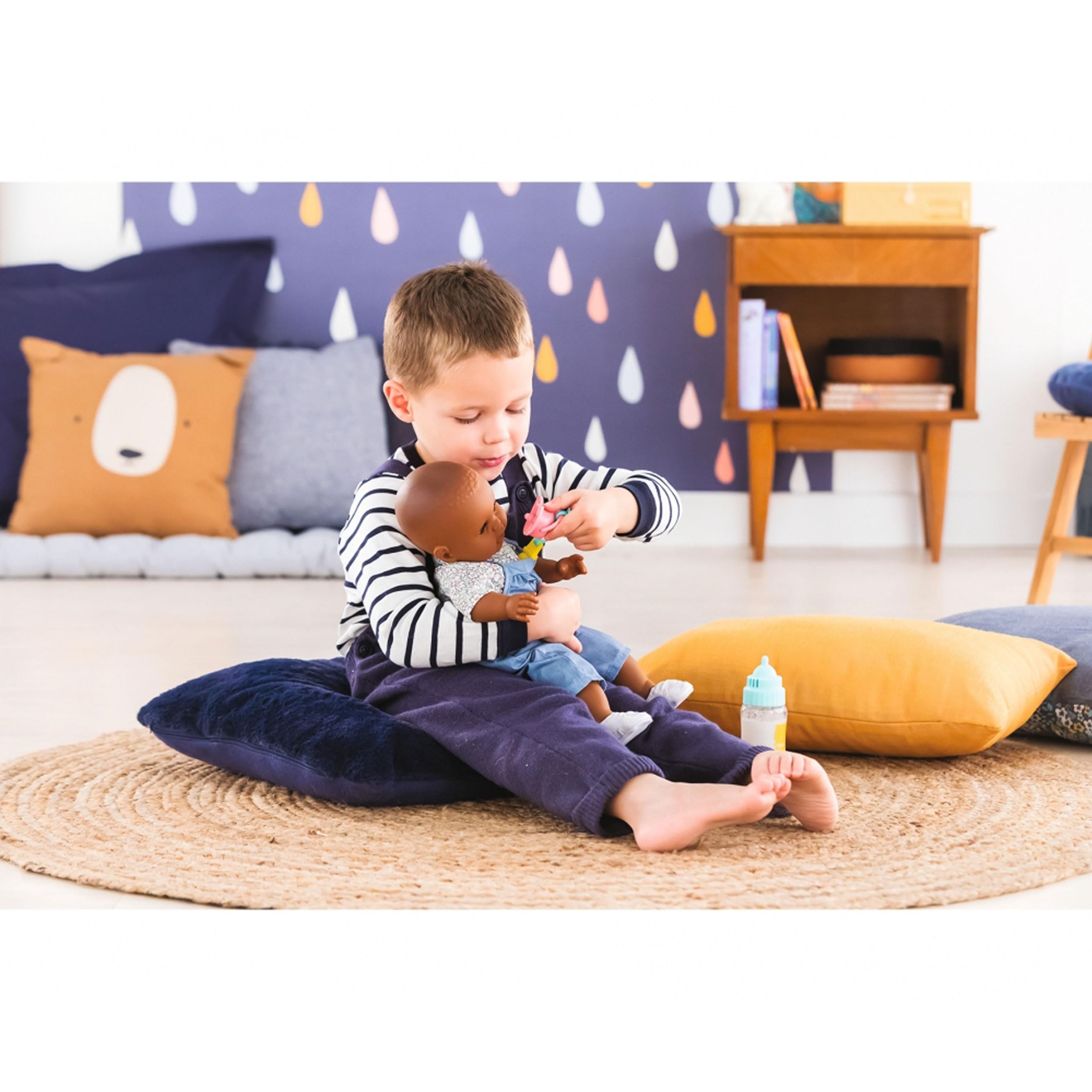 Corolle 14-inch doll compatibility ensures a snug fit during play
