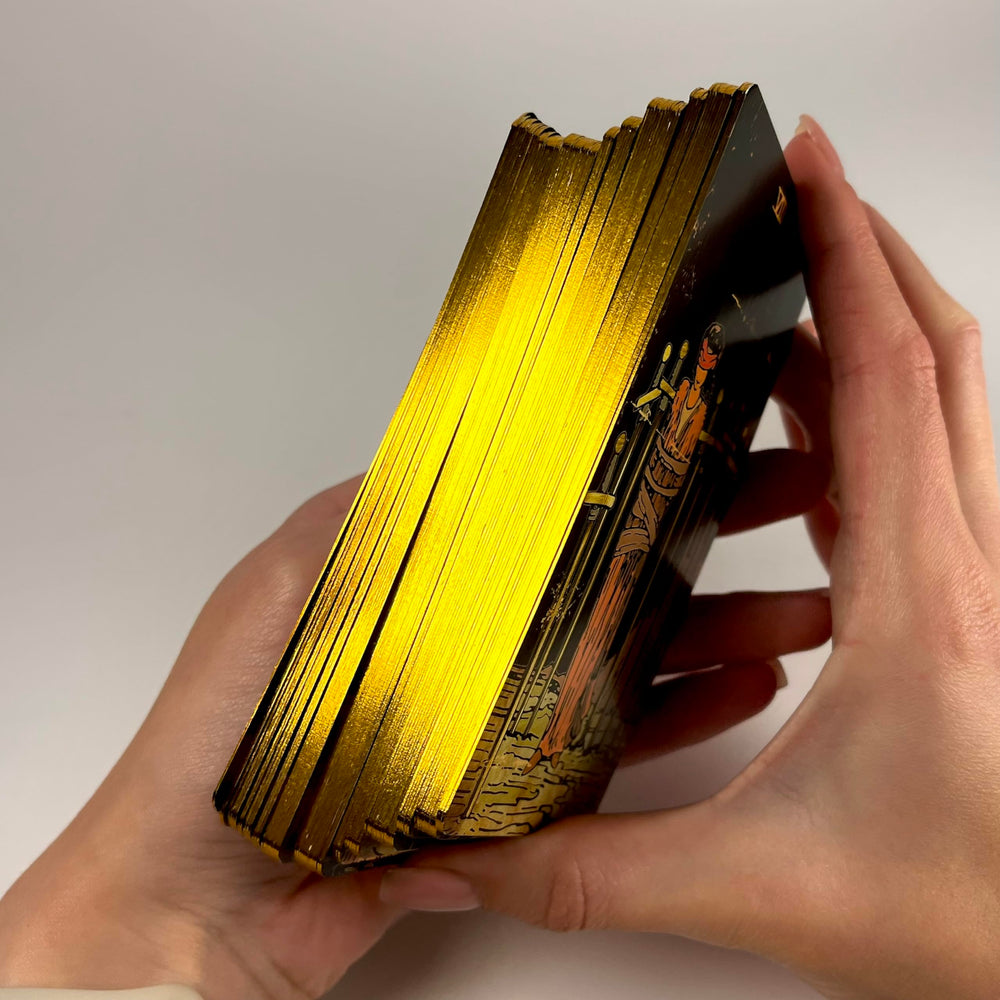 CRAFTERIAN protective box keeps the deck safe between sessions.