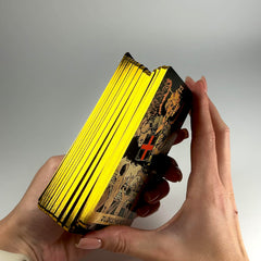 CRAFTERIAN gift set makes a thoughtful present for tarot lovers.