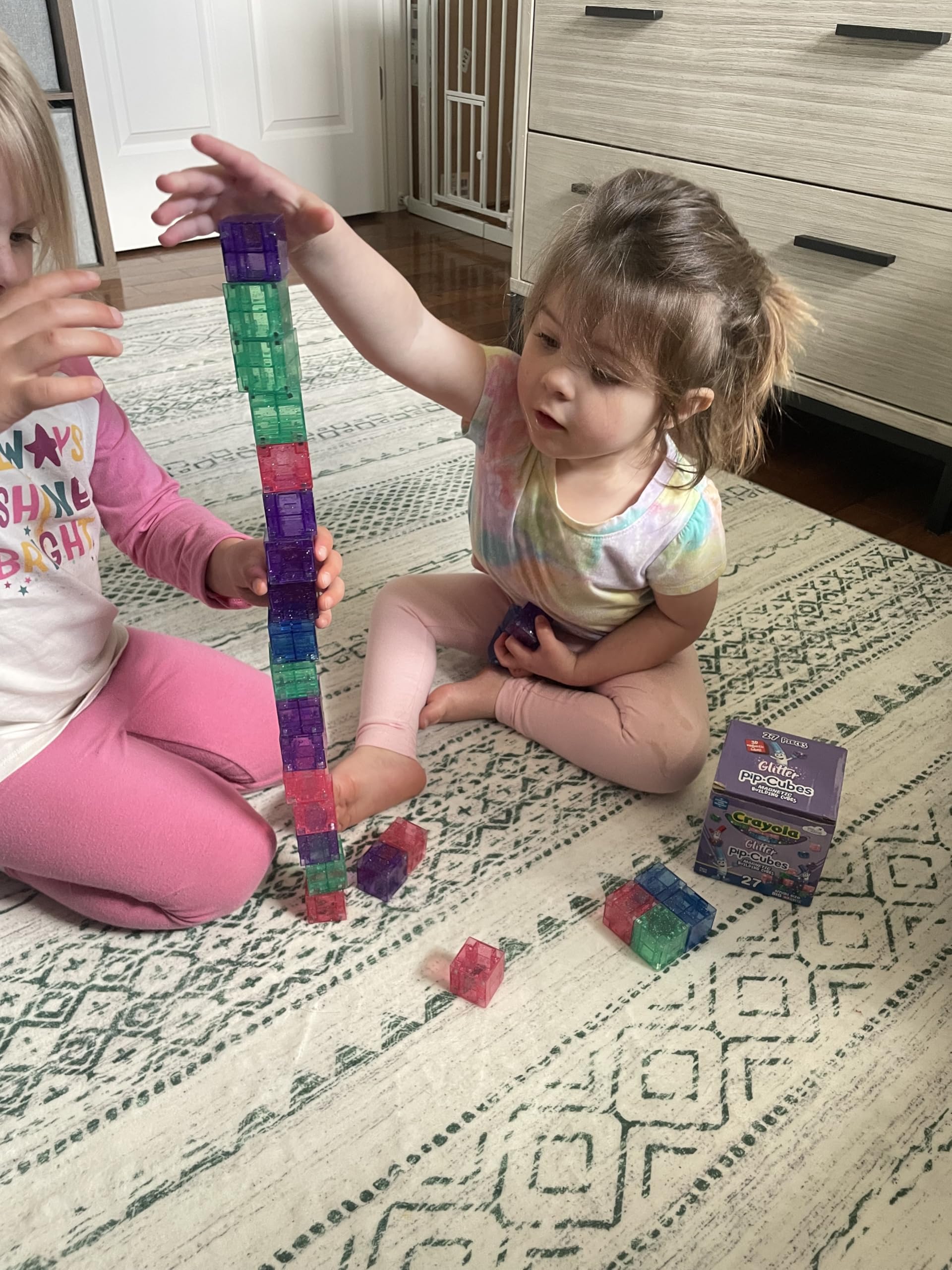 CreateOn Crayola Glitter Magnetic PIP Cubes magnets click when connected