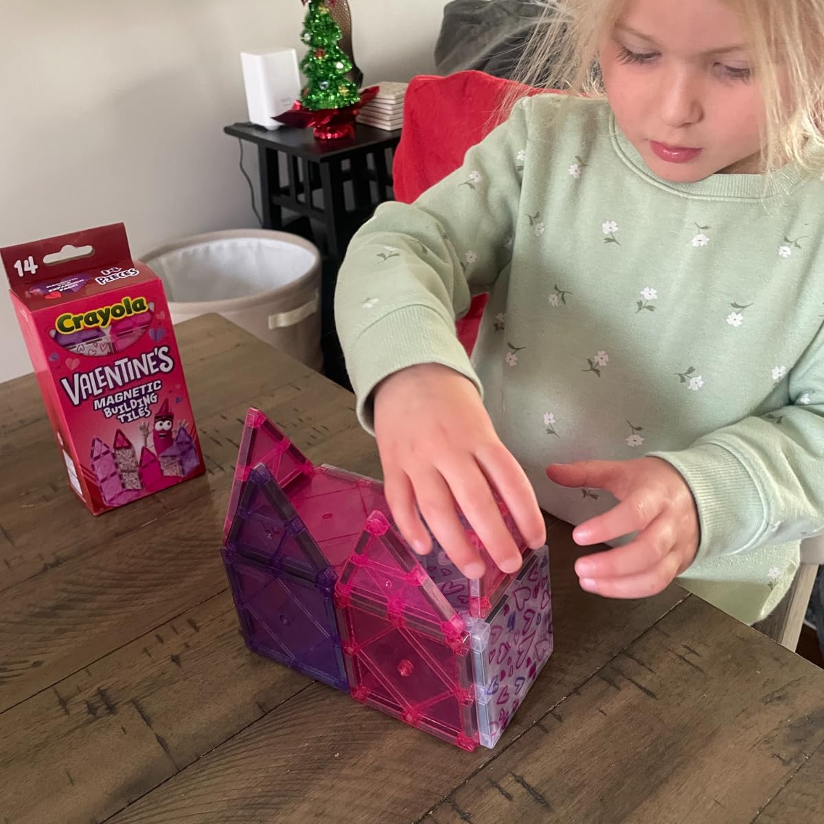CreateOn Crayola magnetic tiles travel play kit keeps kids engaged on the go.