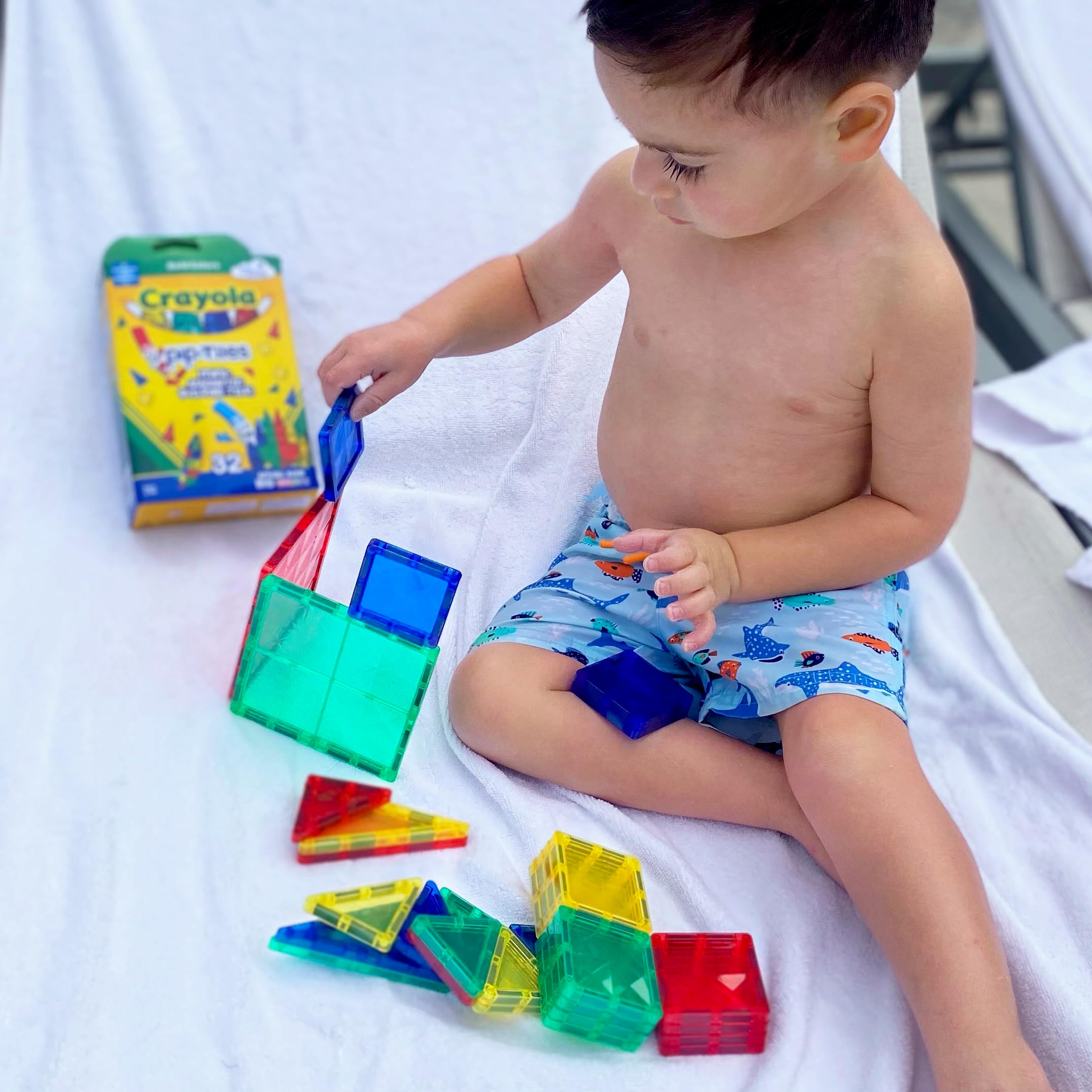 CreateOn Crayola Mini Magnetic PIP-Tiles color-shape learning tiles support early recognition