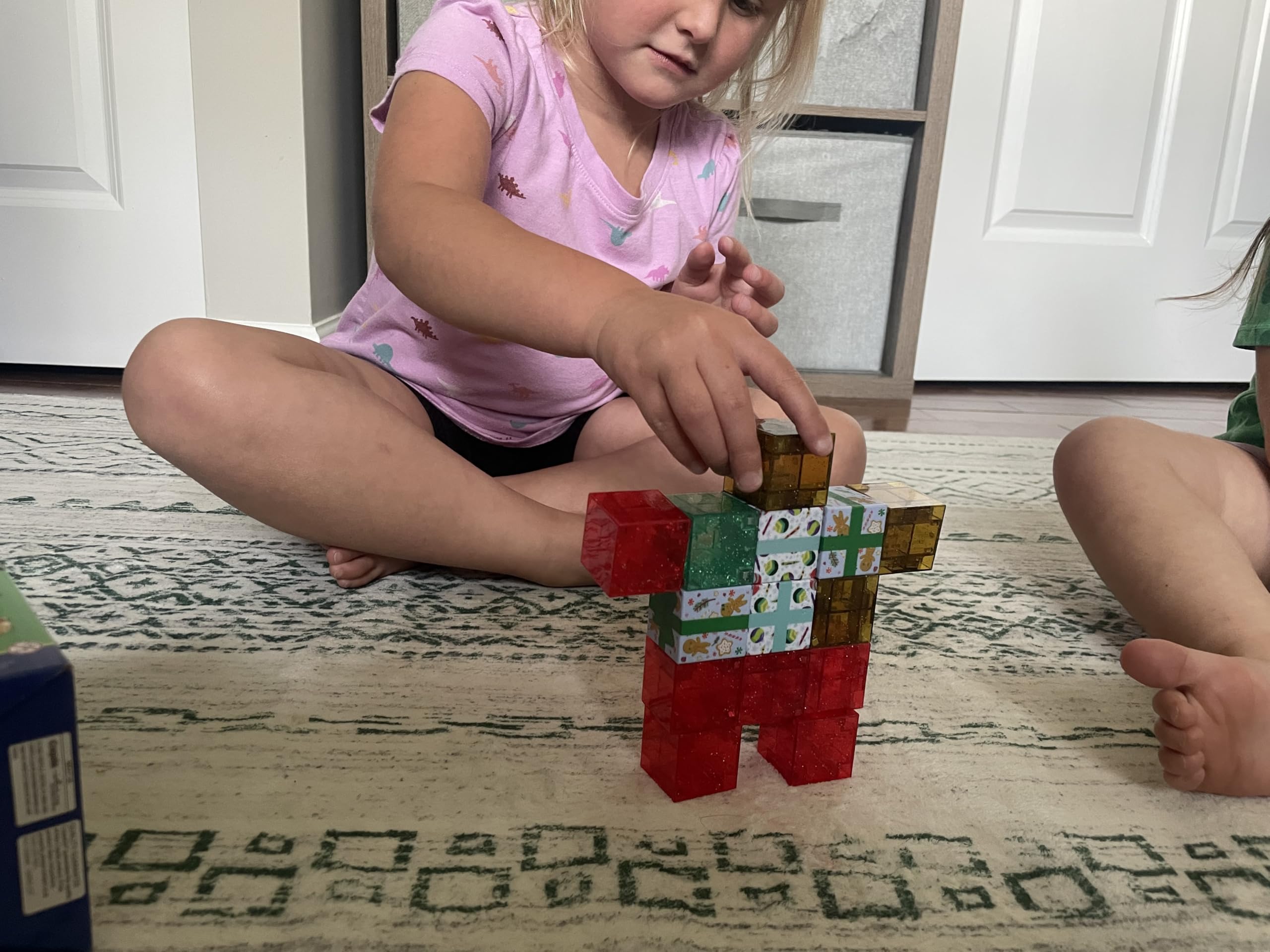 Crayola PIP Cubes compatibility with other Crayola PIP sets for expanded play.