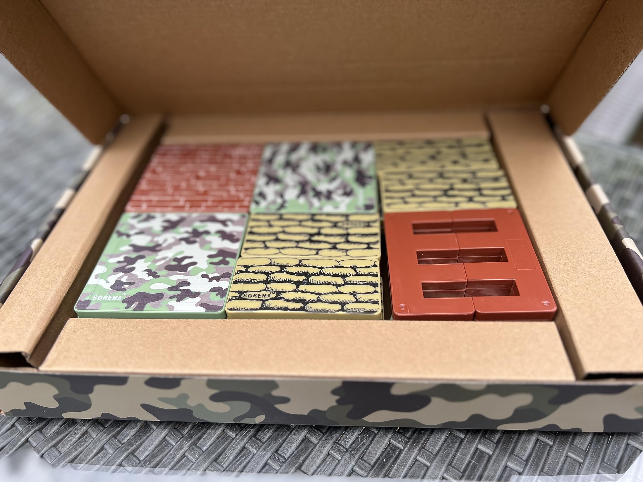 Creatiles battle-themed blocks encourage imaginative role-play and storytelling.