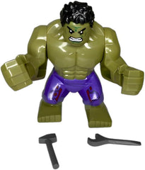 Creatiles HuIk vs Thanos figures on building bricks for creative construction.