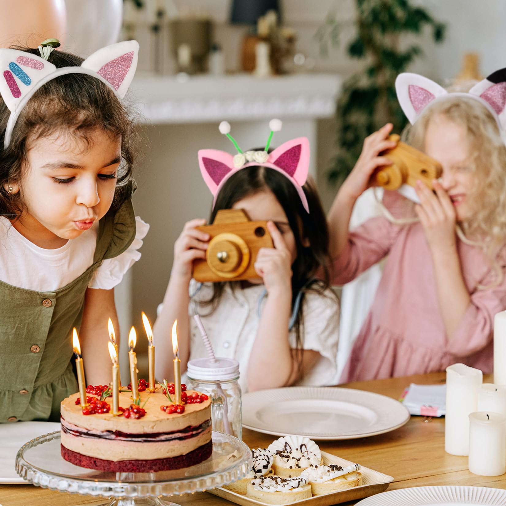 Universal 3–12 size fits a wide range of kids for easy wear.