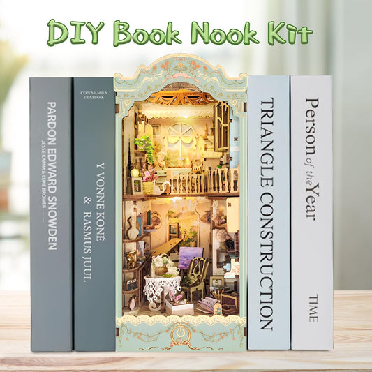 CRIOLPO Book Nook Rose Manor: pastel details create a cozy, artful display.