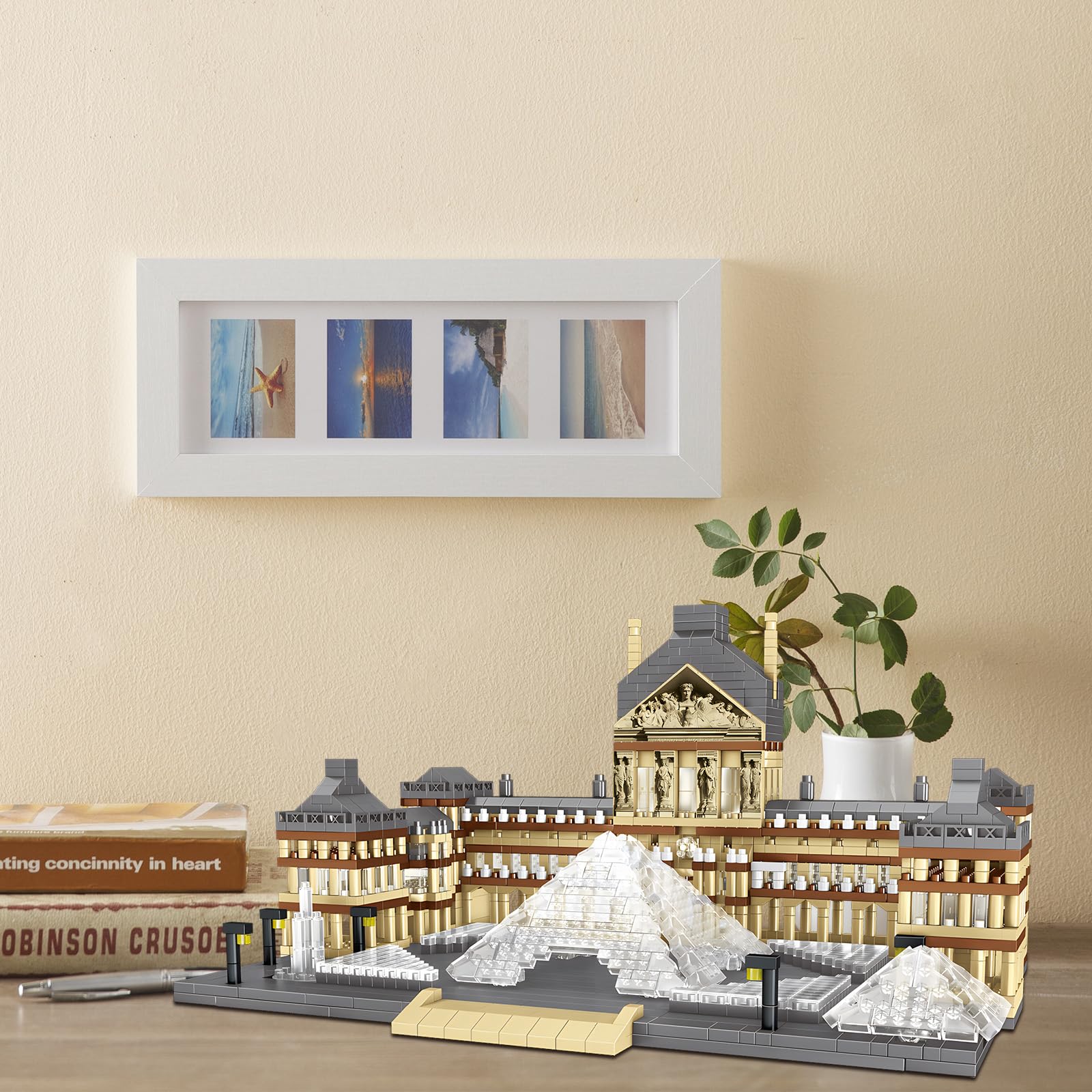 CSNRHG Paris Louvre packaging gift option enhances gifting with elegant presentation.
