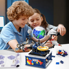 CUBIMANA educational astronomy toy box promotes practical science learning