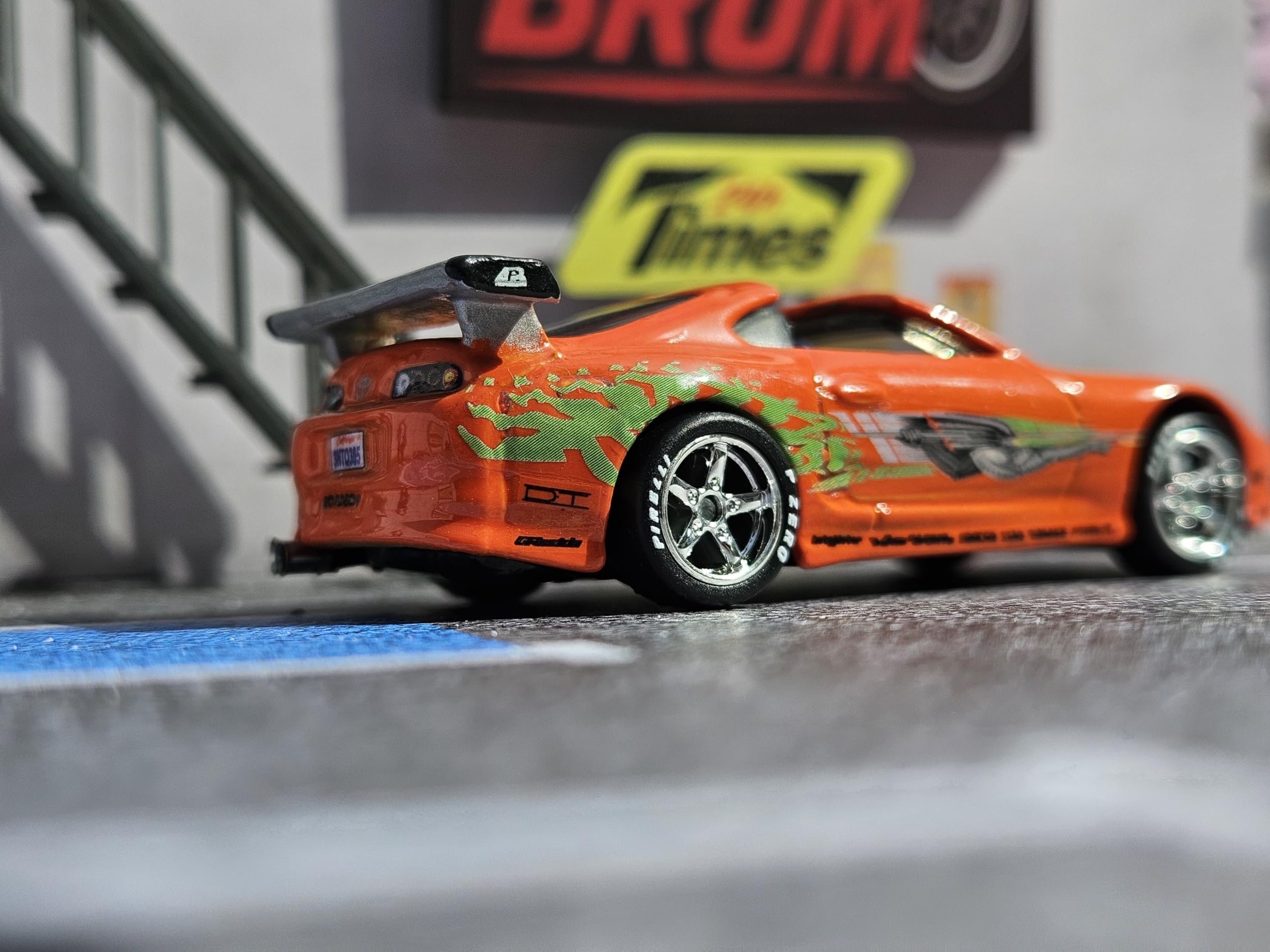 CustomDiecast 1:64 wheels with axles included for hassle-free upgrades.