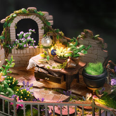 CUTEBEE dollhouse gift box presentation enhances special occasion gifting.