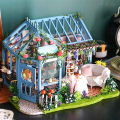 CUTEBEE Rose Garden Tea House interior with tiny details for inspiration