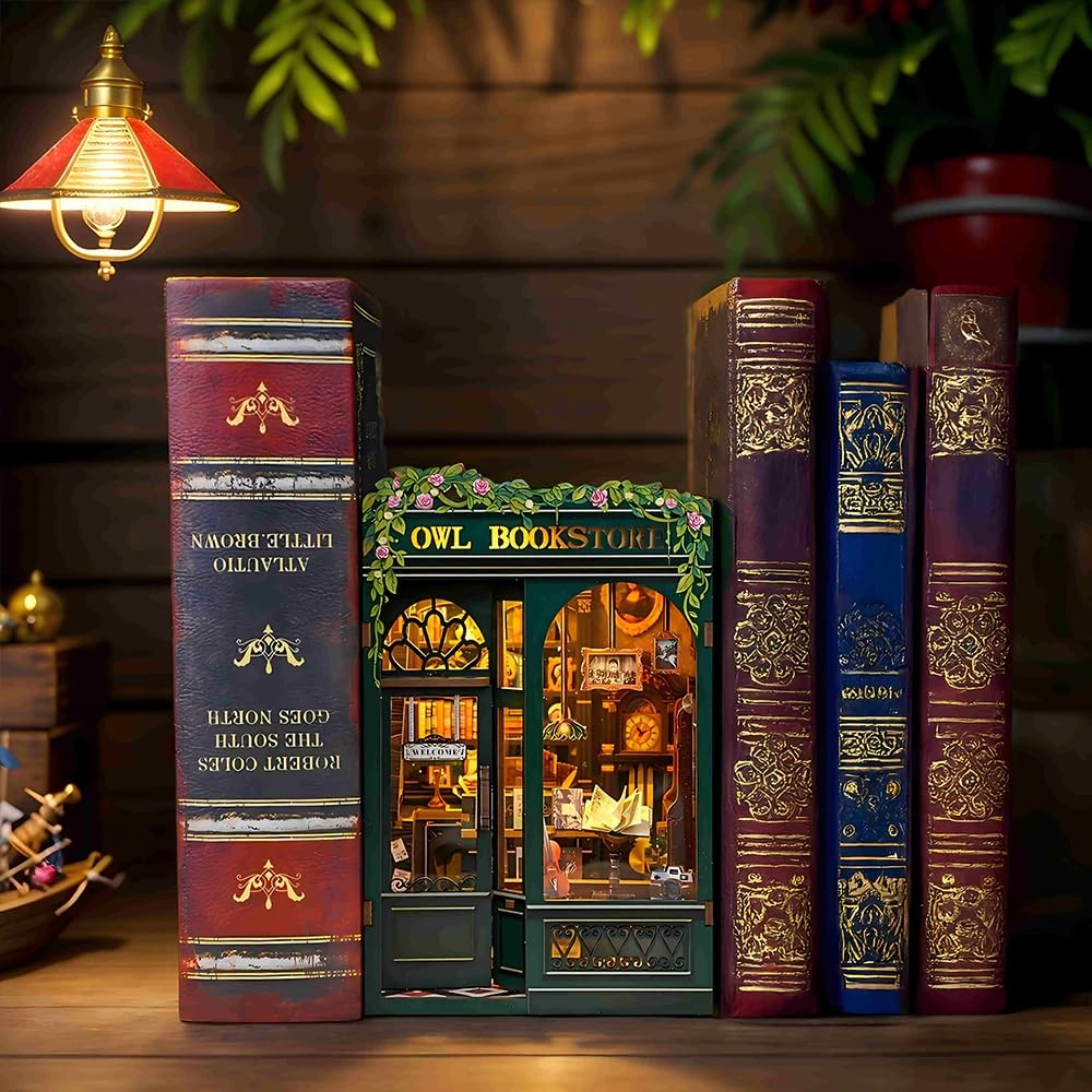 Cutefun Book Nook Decor on a desk creating a cozy display ambiance.