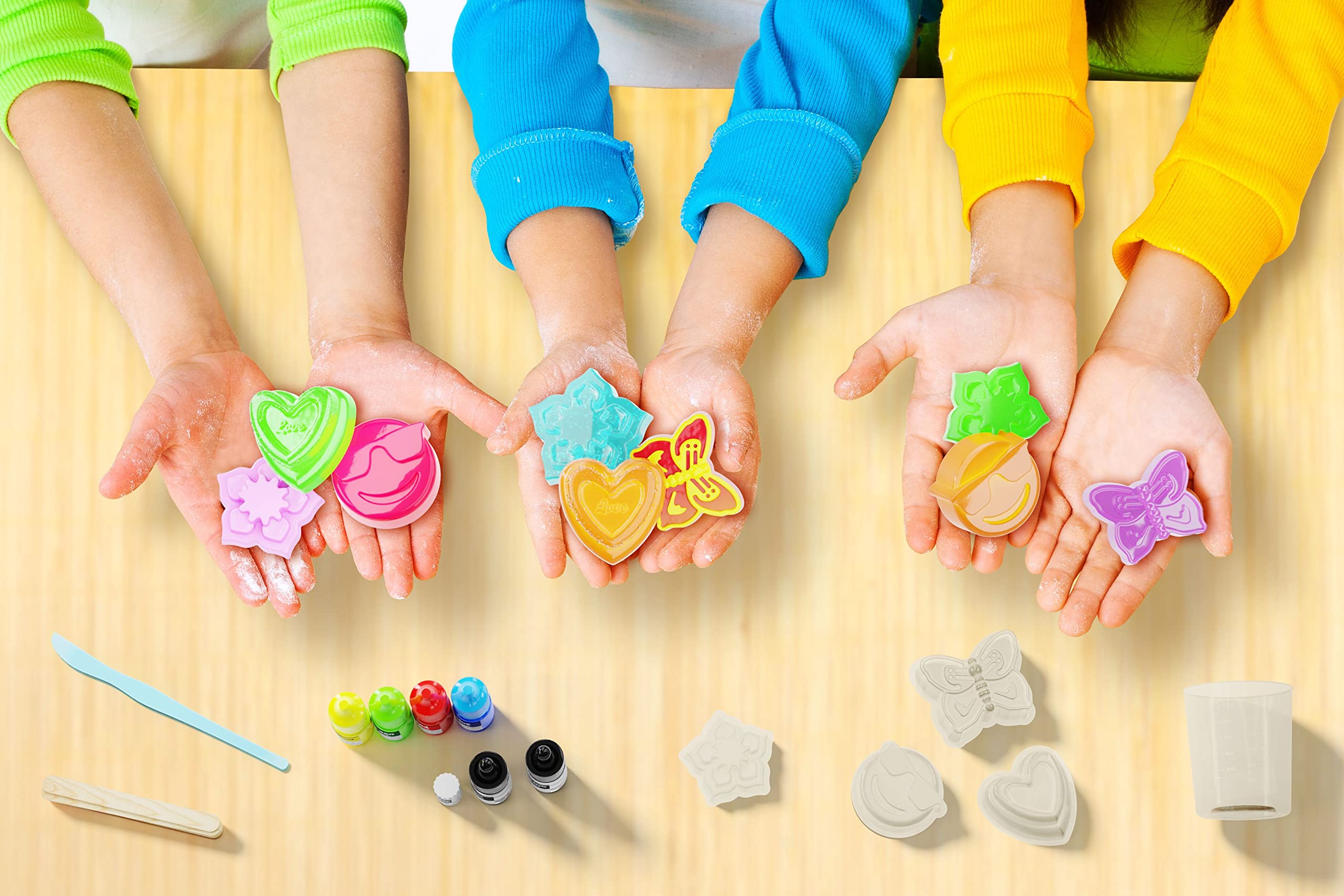 Dan&Darci glitter adds sparkle to kid-made soaps for display or gifting.