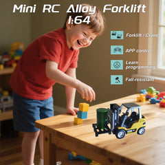 DAOGU remote-control forklift in action for precise off-table play