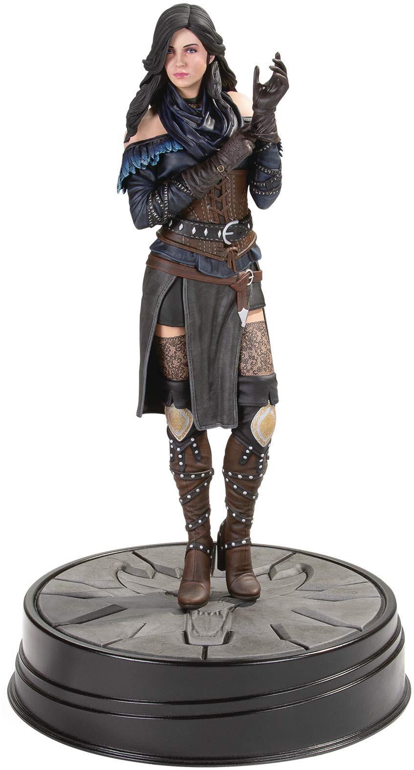 Dark Horse Deluxe Yennefer Series 2 figure with DLC outfit, ideal display for Witcher fans