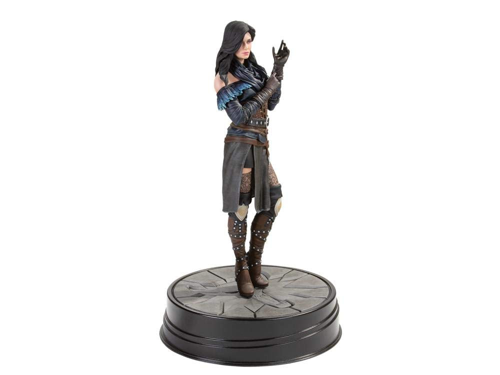 Dark Horse Deluxe Yennefer Series 2 figure in dynamic pose, perfect for shelf display