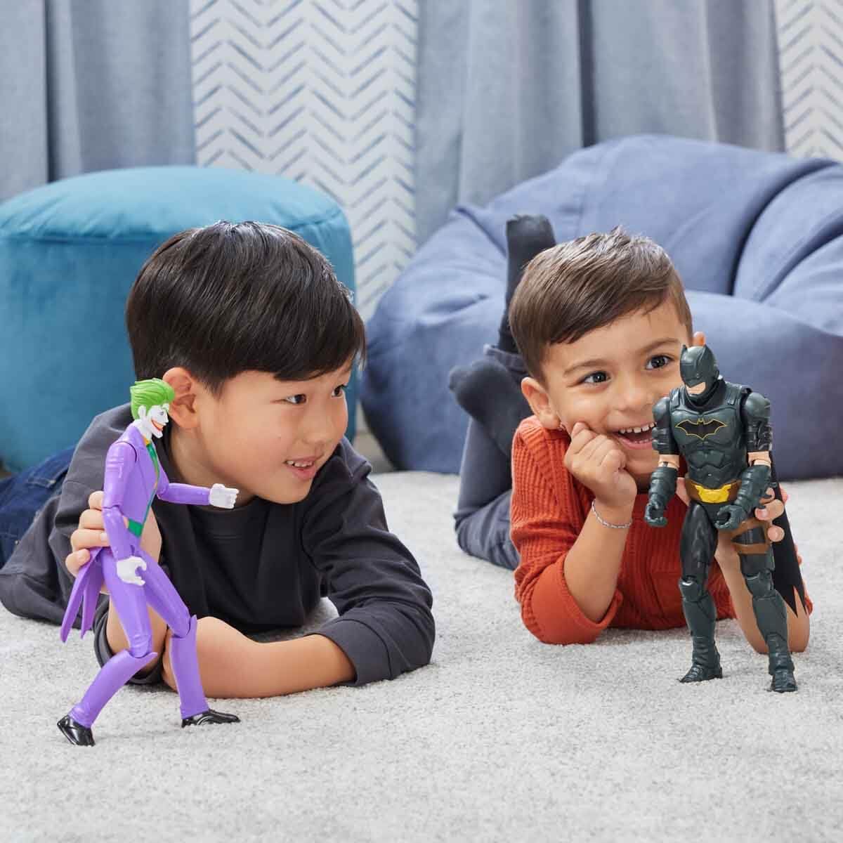 DC Comics Batman 12-inch figure packaging display to attract kids.