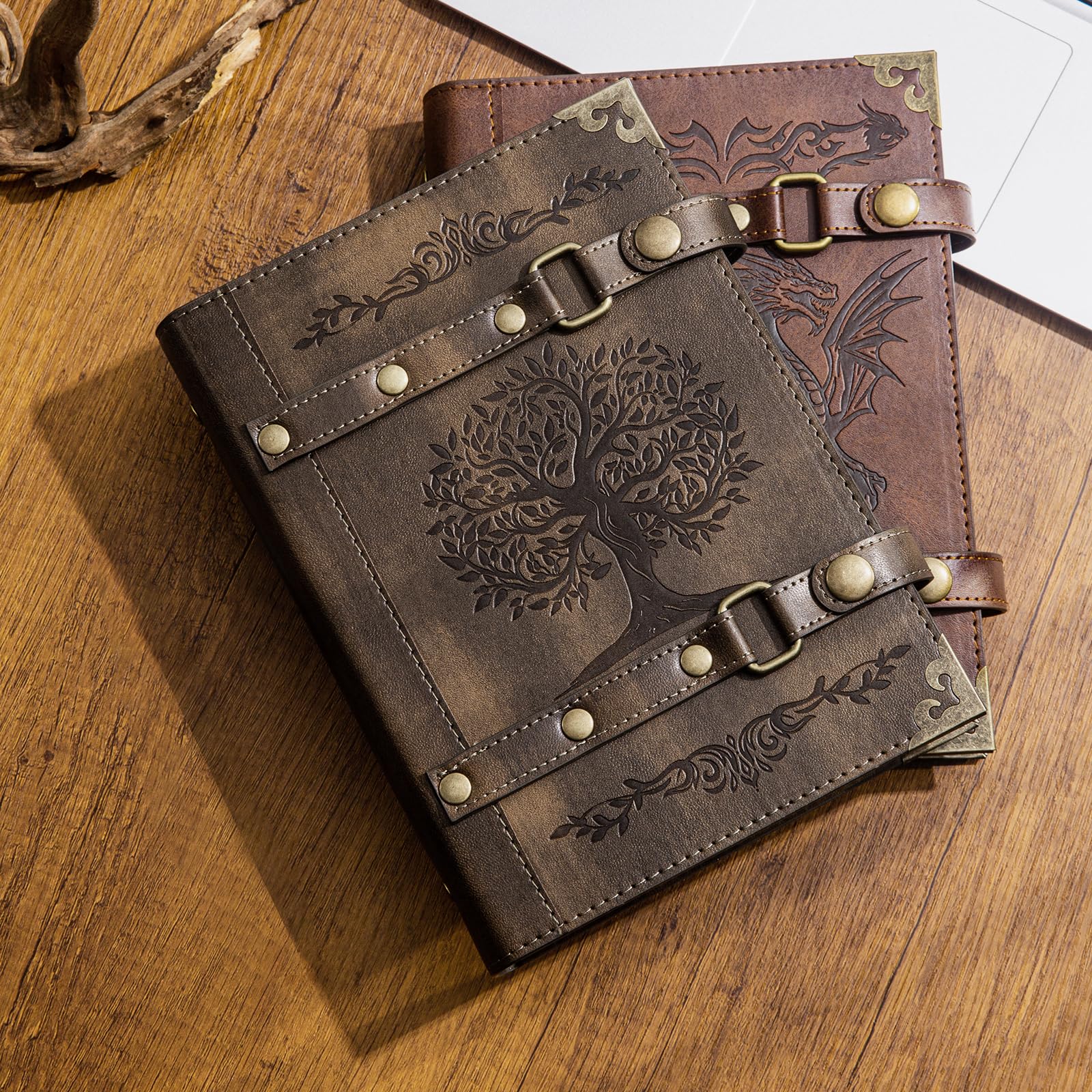 DDFE Card Binder 4 Pocket metal corners enhance durability.