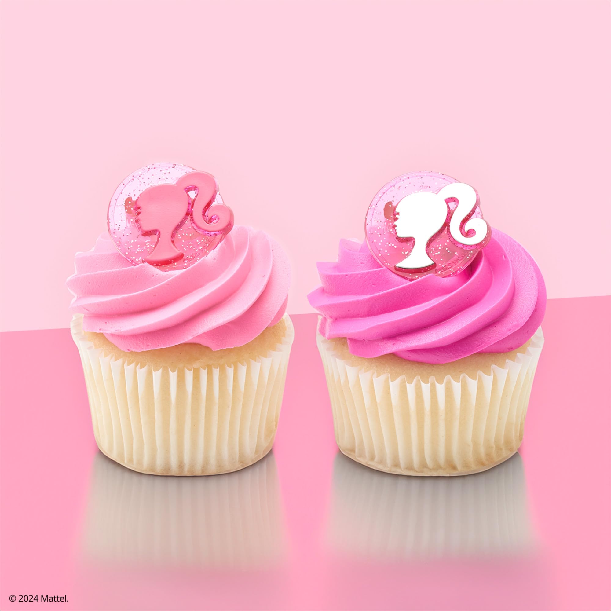 Strong plastic design keeps toppers steady on confections.