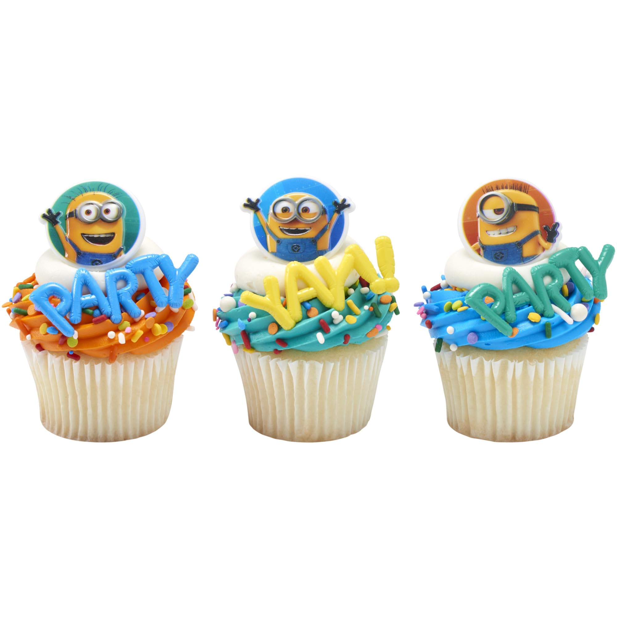Cake decorated with DecoPac Minions rings for party display